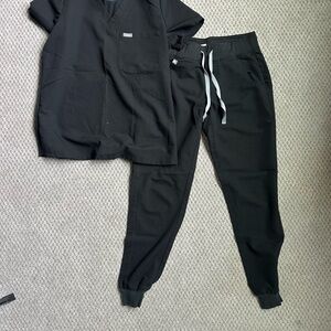 Figs Scrub set Catalina One Pocket Scrub Top and Zamora Jogger Scrub Pant.